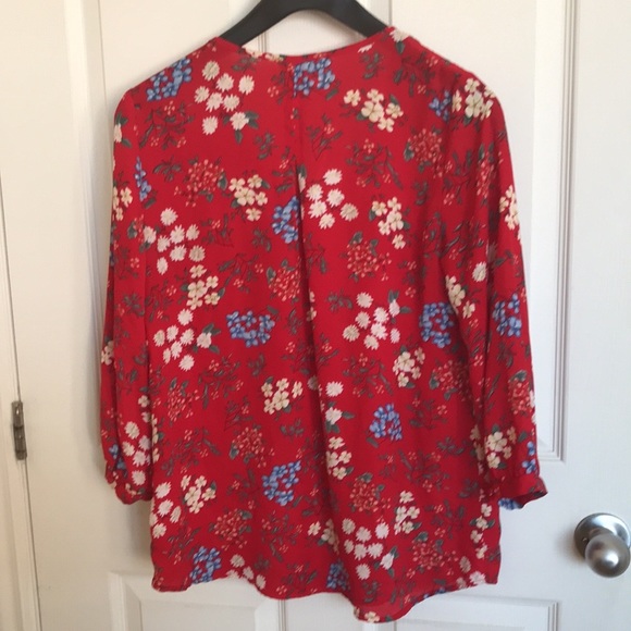 Flowery red top - Picture 2 of 5